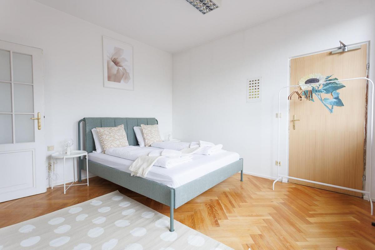 Familien- Und Gruppenparadies Platz Fuer 12 Gaeste Vienna Exterior photo